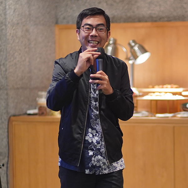 Pembicara Surabaya spesialis pengembangan SDM diundang dalam event pelatihan kerja