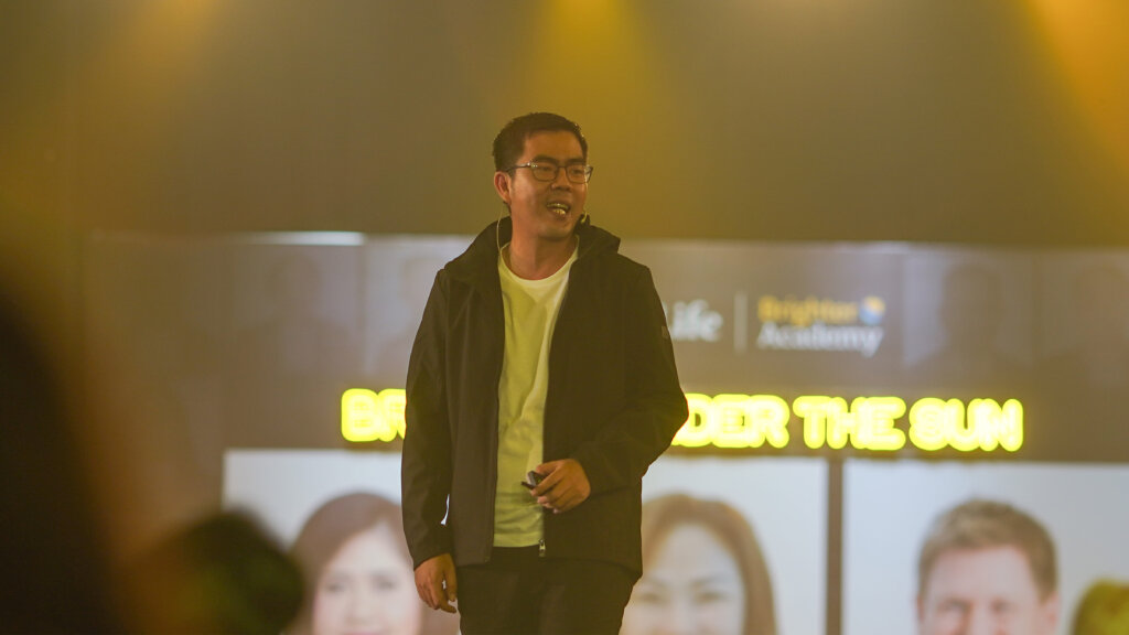 Sesi inspiratif bersama pembicara Surabaya dalam acara pelatihan kepemimpinan