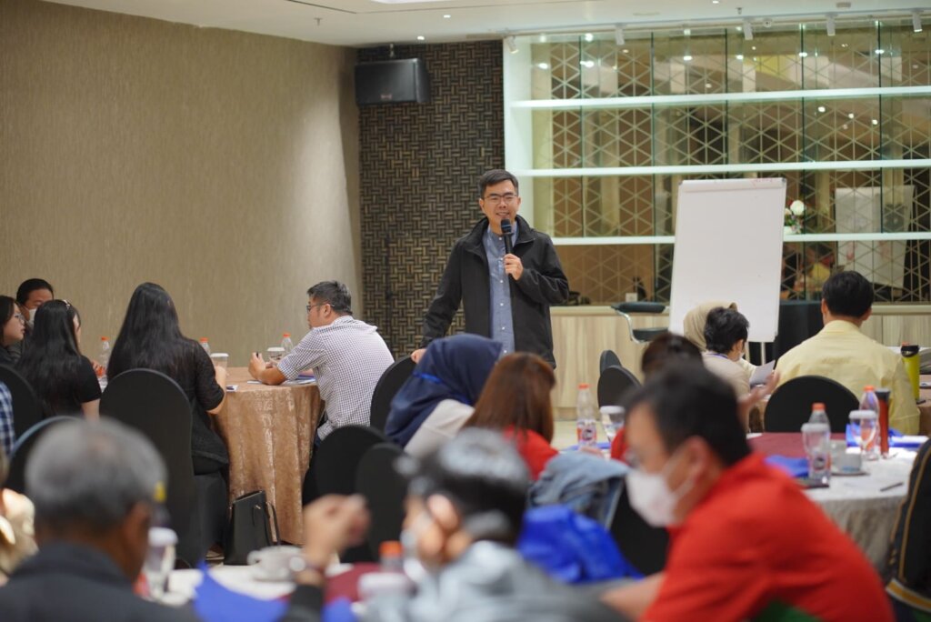 Pembicara Surabaya profesional hadir sebagai narasumber dalam seminar karir Surabaya